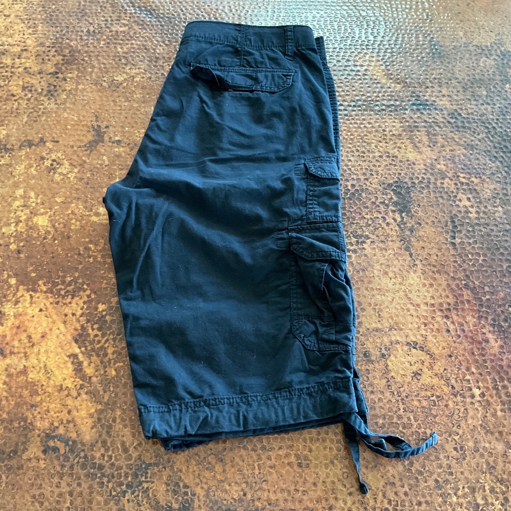 George Cargo Shorts. Black. Size 34 Men’s